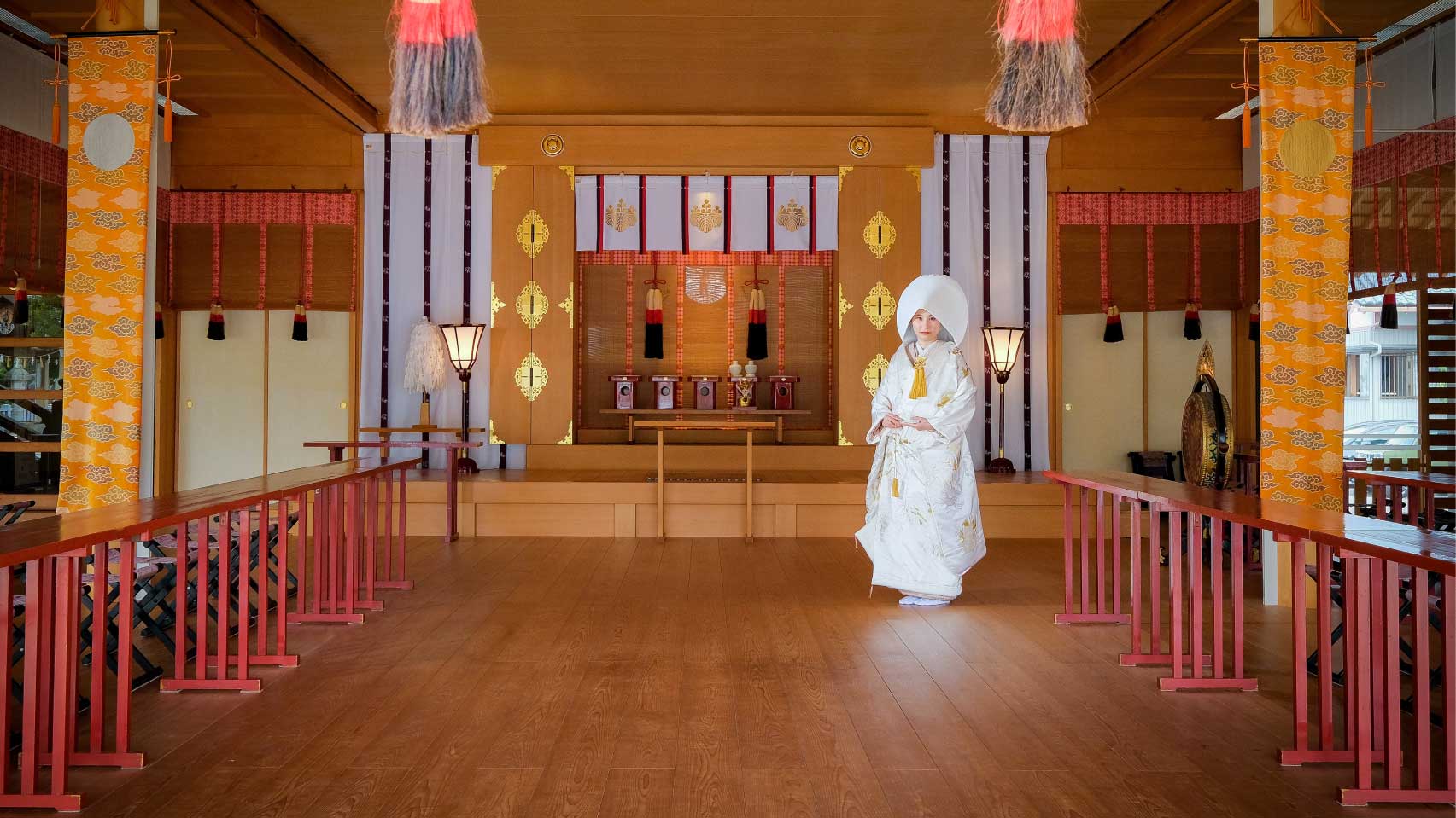 神楽殿での神前式